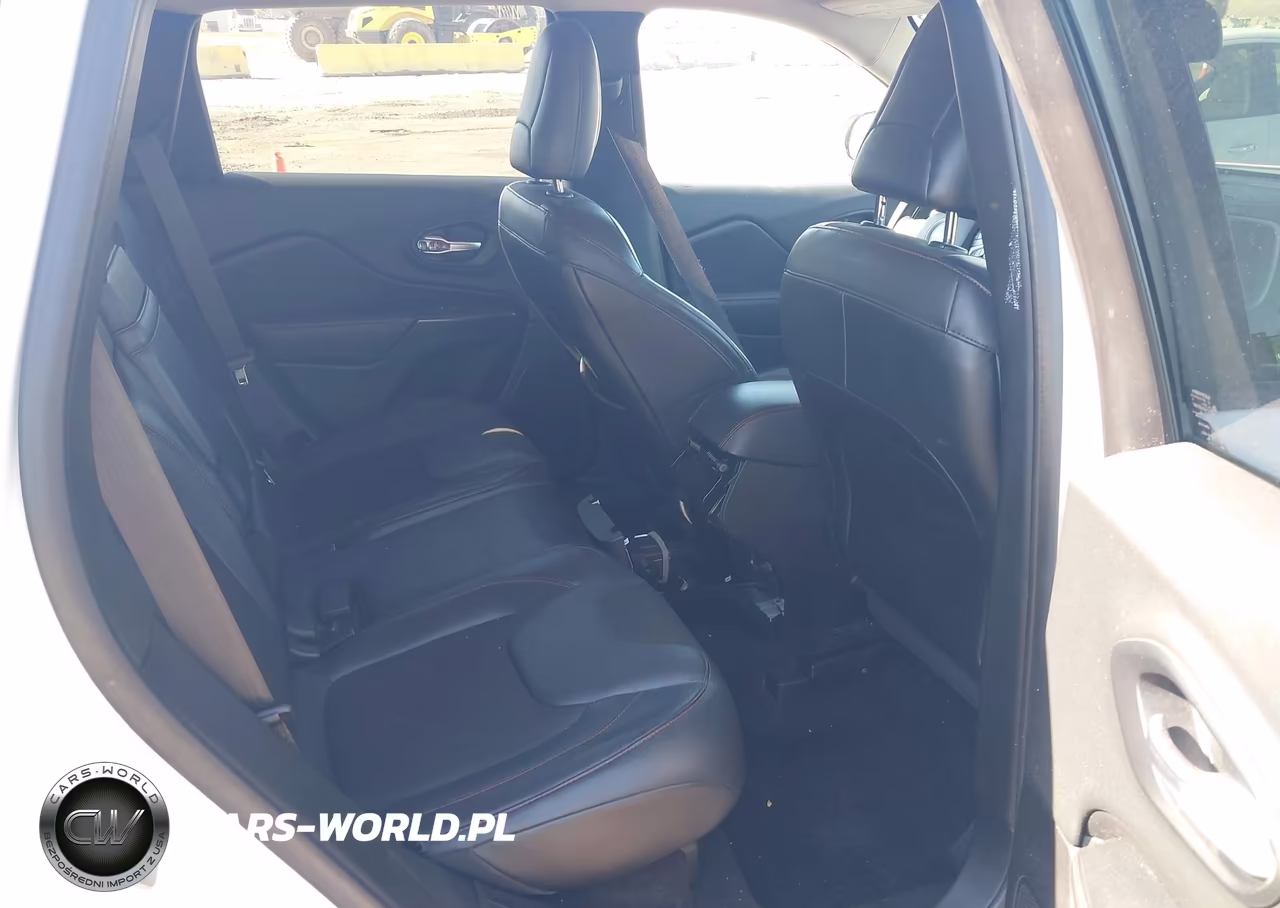 2015 Jeep Cherokee Trailhawk VIN:1C4PJMBS2FW635602 - 8