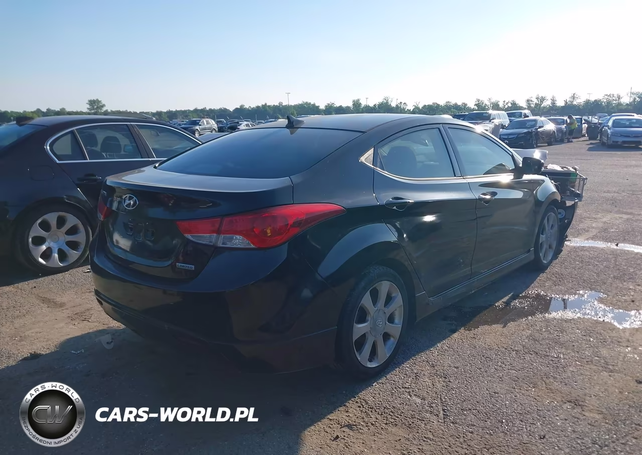 2013 Hyundai Elantra Limited VIN:KMHDH4AE7DU835793 - 4