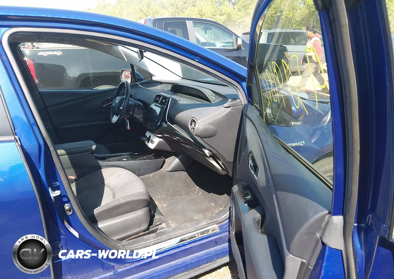 2017 Toyota Prius Three VIN:JTDKARFU1H3535210 - 5