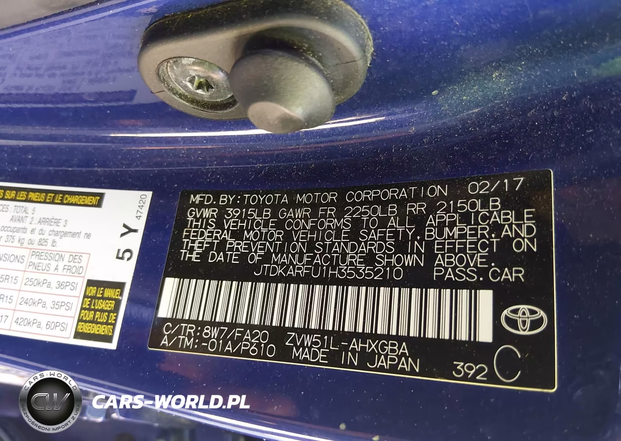 2017 Toyota Prius Three VIN:JTDKARFU1H3535210 - 9