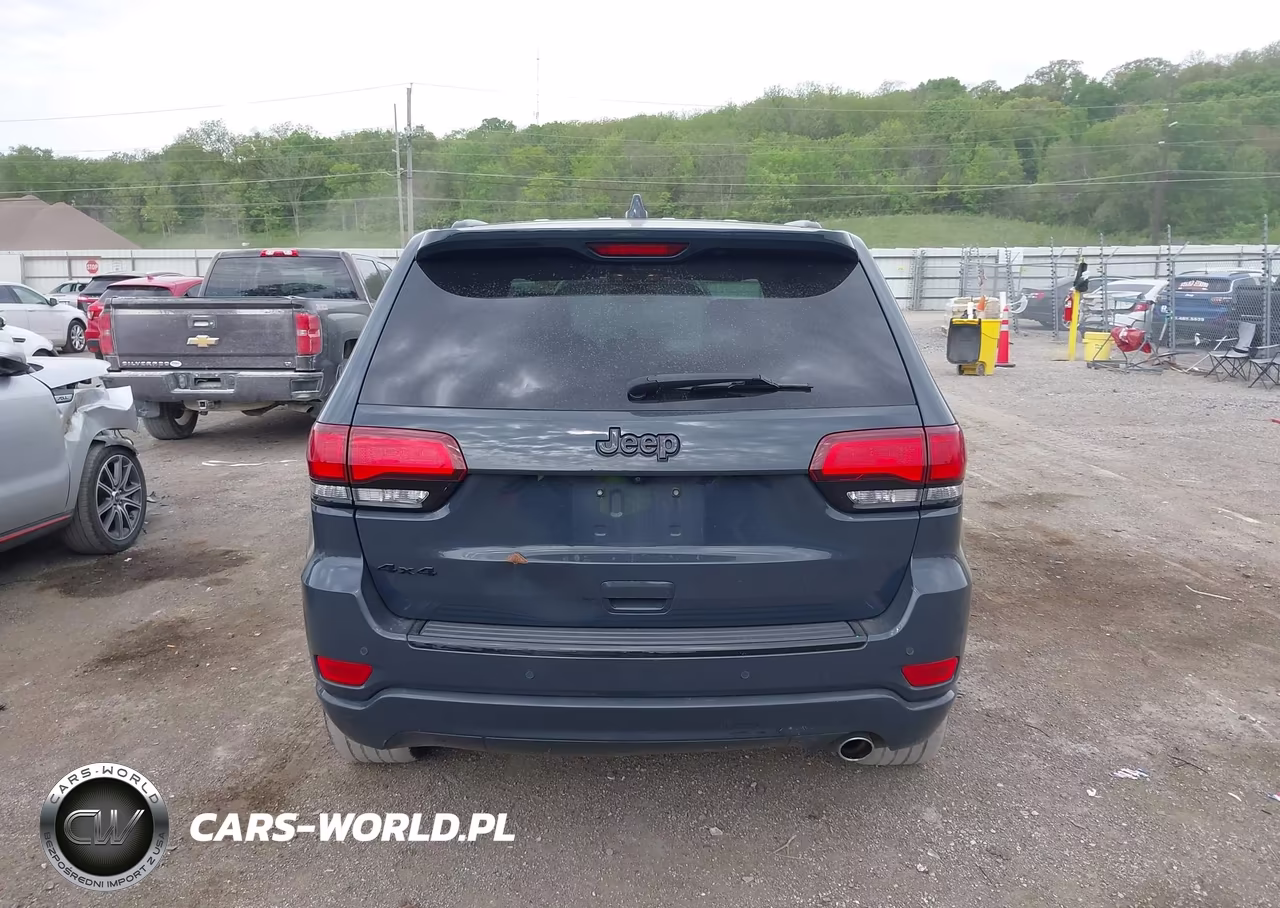 2018 Jeep Grand Cherokee Altitude 4X4 VIN:1C4RJFAGXJC251823 - 16