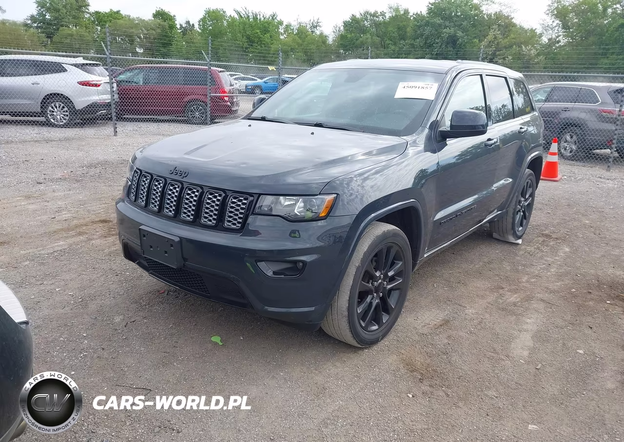 2018 Jeep Grand Cherokee Altitude 4X4 VIN:1C4RJFAGXJC251823 - 2