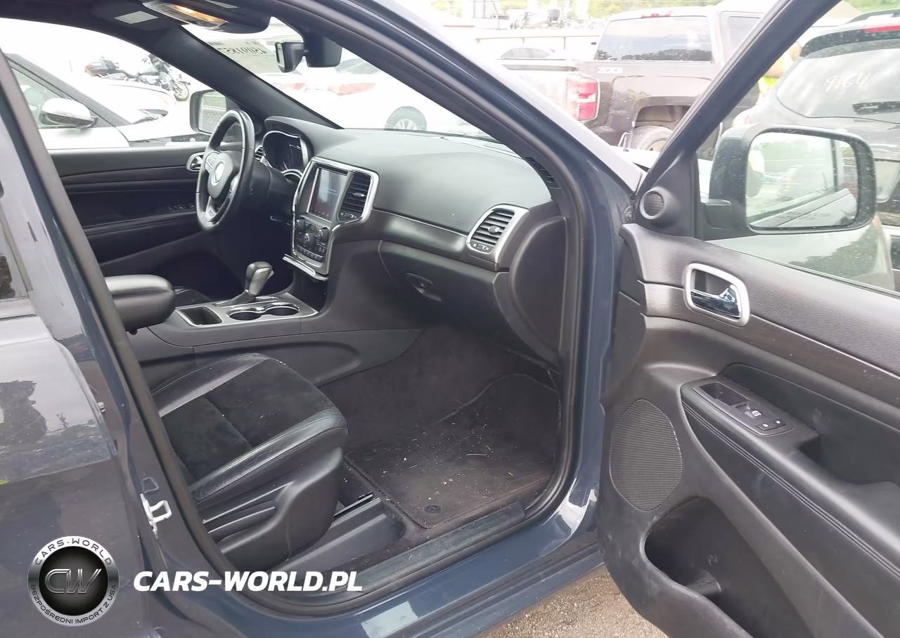 2018 Jeep Grand Cherokee Altitude 4X4 VIN:1C4RJFAGXJC251823 - 5