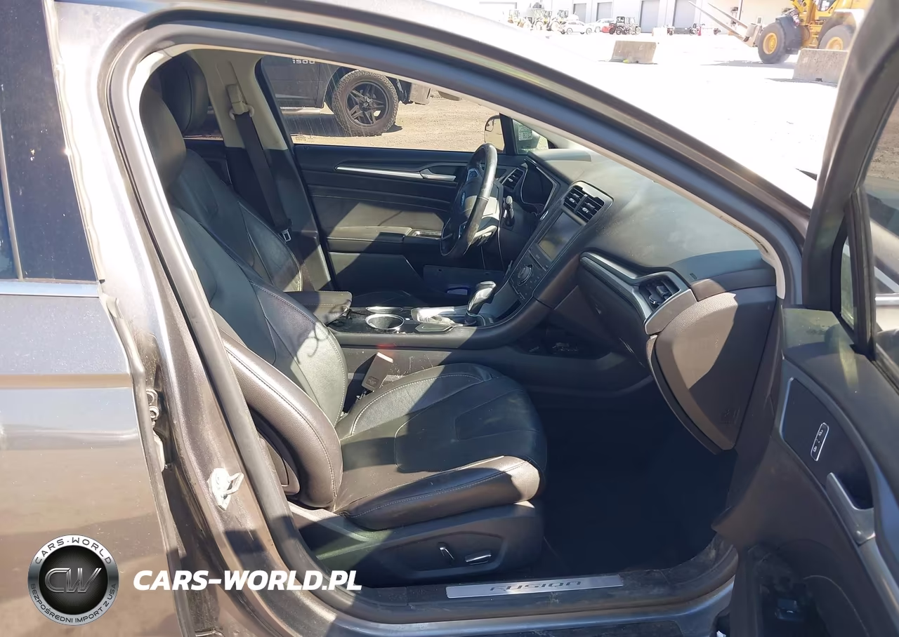 2014 Ford Fusion Titanium VIN:3FA6P0K97ER113717 - 5