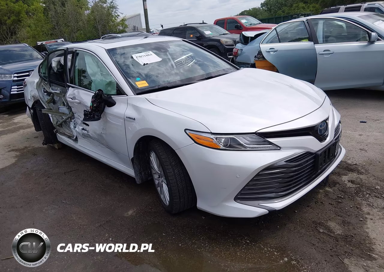 2020 Toyota Camry Xle Hybrid – zdjęcie 1 z 17