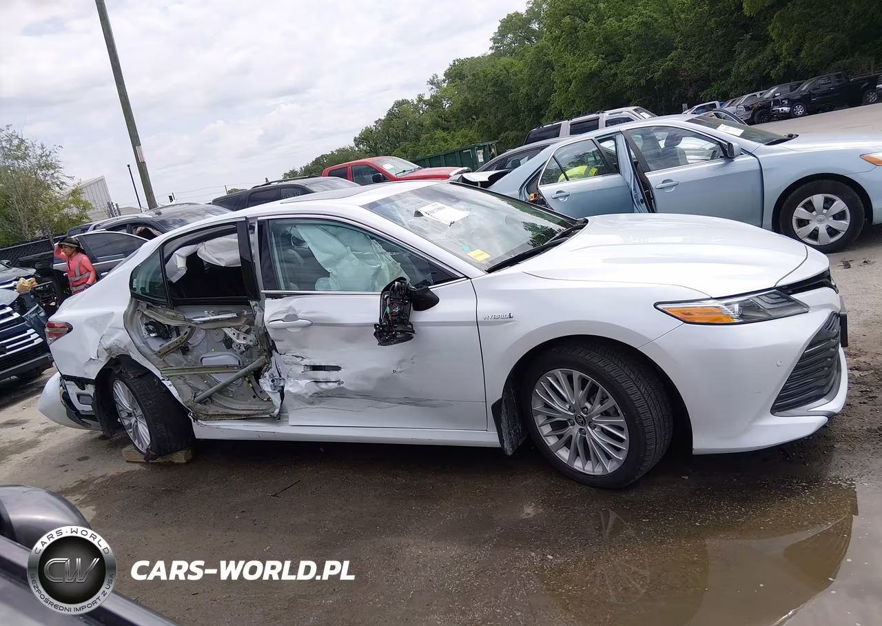 2020 Toyota Camry Xle Hybrid VIN:4T1F31AKXLU545008 - 14