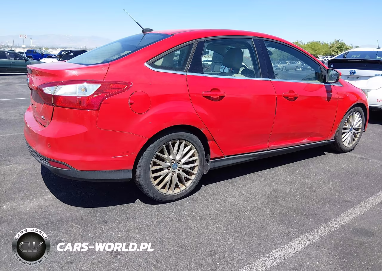 2012 Ford Focus Sel VIN:1FAHP3H28CL339037 - 4