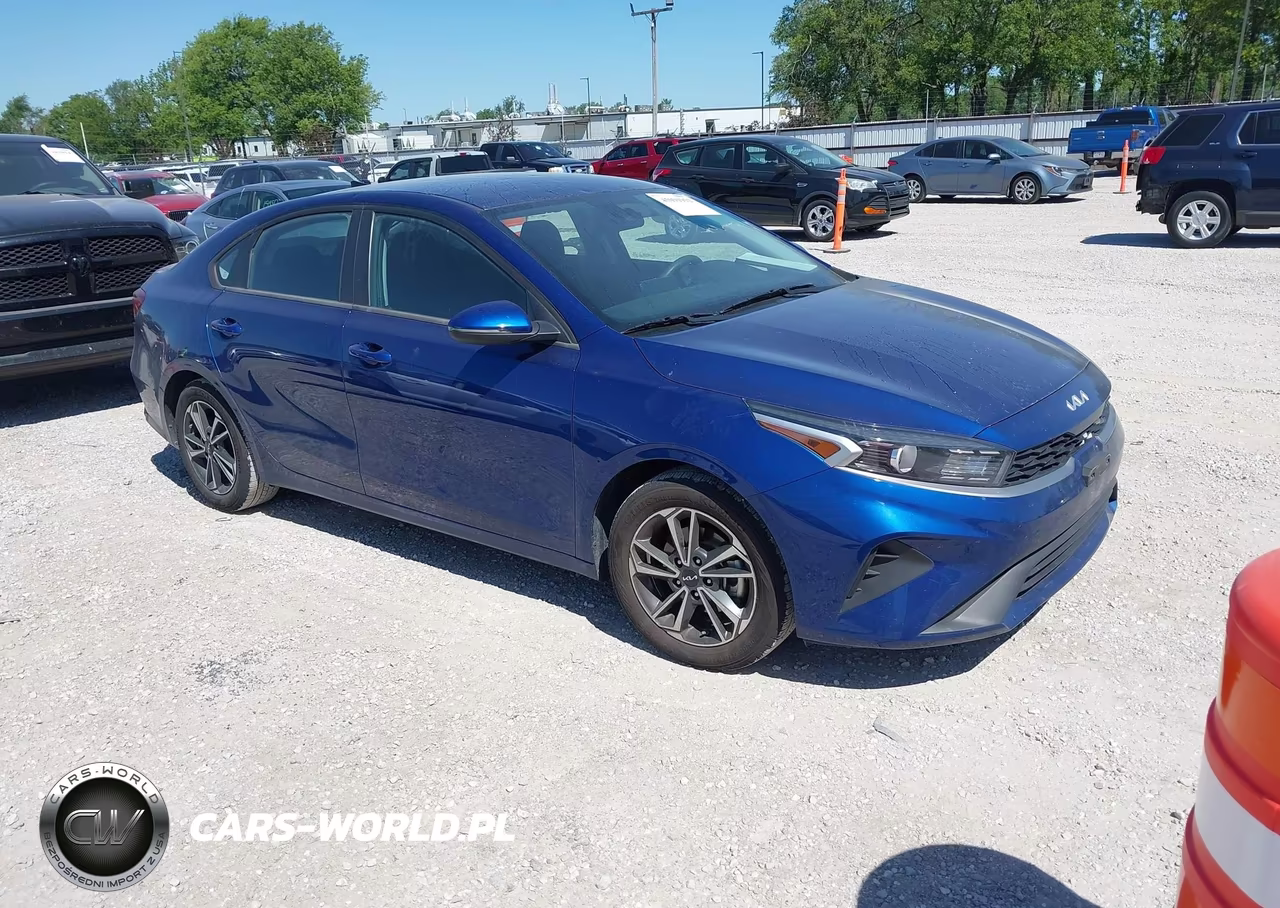 2022 Kia Forte Lxs – zdjęcie 1 z 16