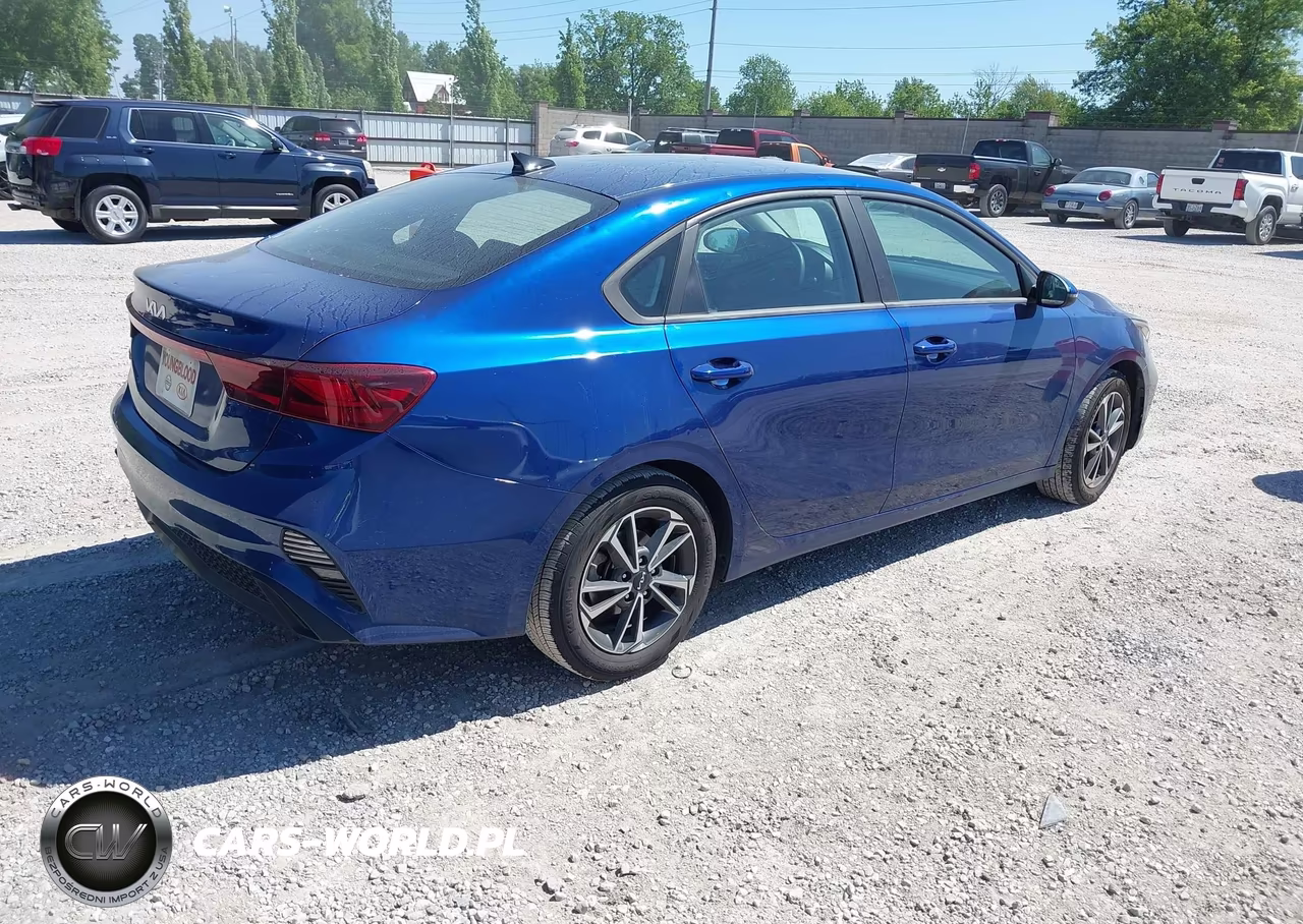 2022 Kia Forte Lxs VIN:3KPF24AD7NE466312 - 4
