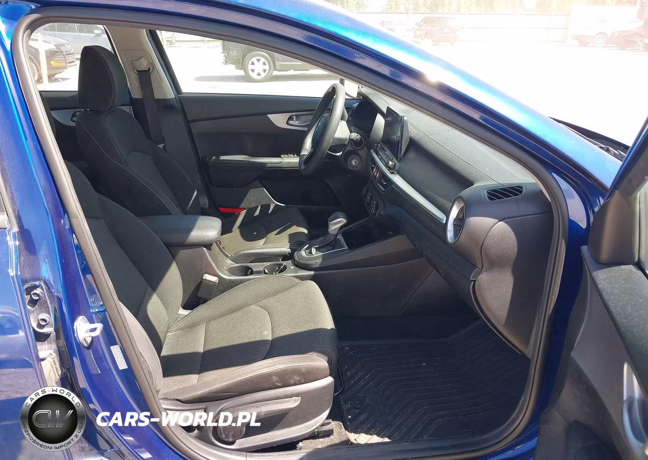 2022 Kia Forte Lxs VIN:3KPF24AD7NE466312 - 5