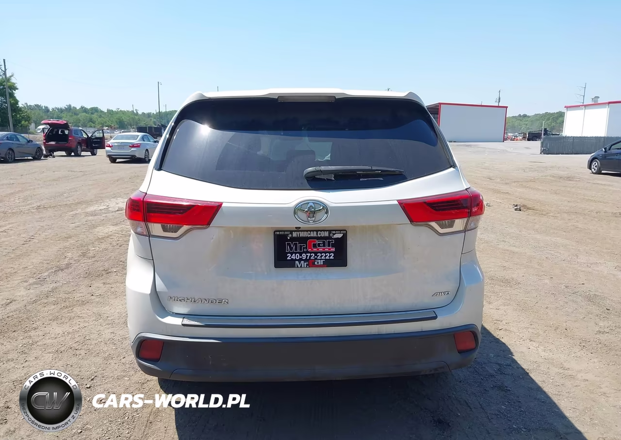 2019 Toyota Highlander Le VIN:5TDBZRFH9KS717478 - 16