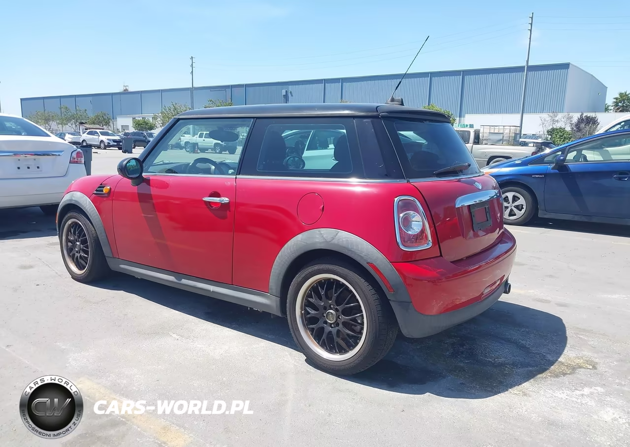 2011 Mini Cooper VIN:WMWSU3C59BT098367 - 3