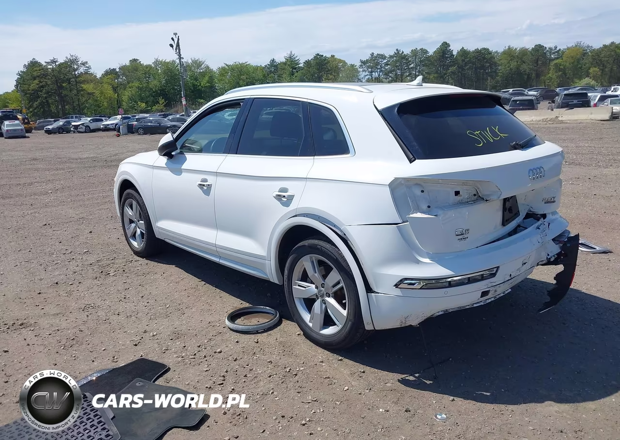 2018 Audi Q5 2.0T Premium VIN:WA1BNAFY2J2238185 - 3