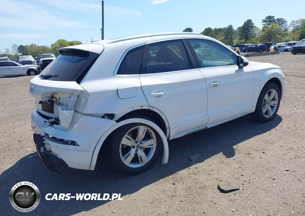2018 Audi Q5 2.0T Premium VIN:WA1BNAFY2J2238185 - 4