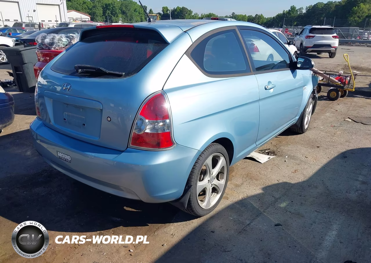 2007 Hyundai Accent Se VIN:KMHCN36C37U054716 - 4