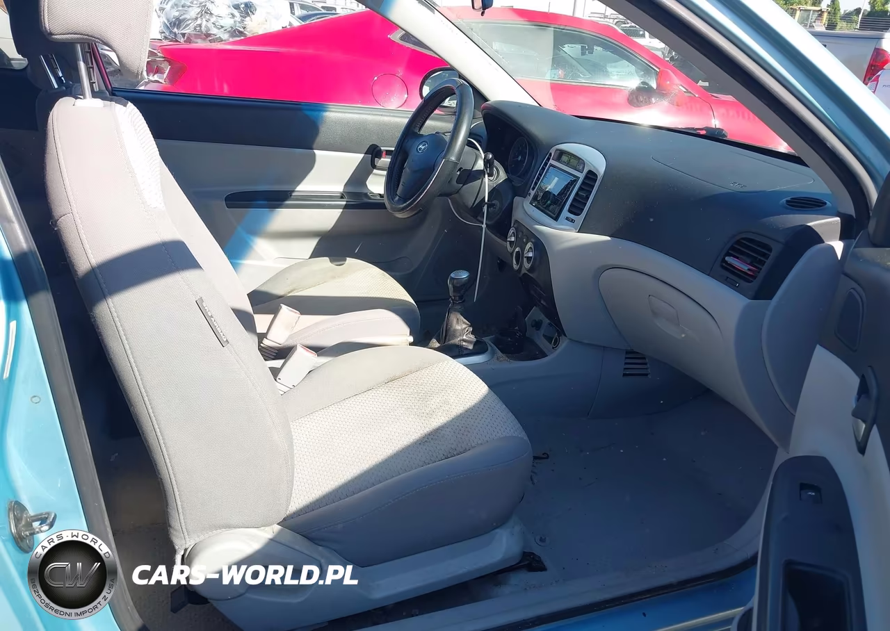 2007 Hyundai Accent Se VIN:KMHCN36C37U054716 - 5