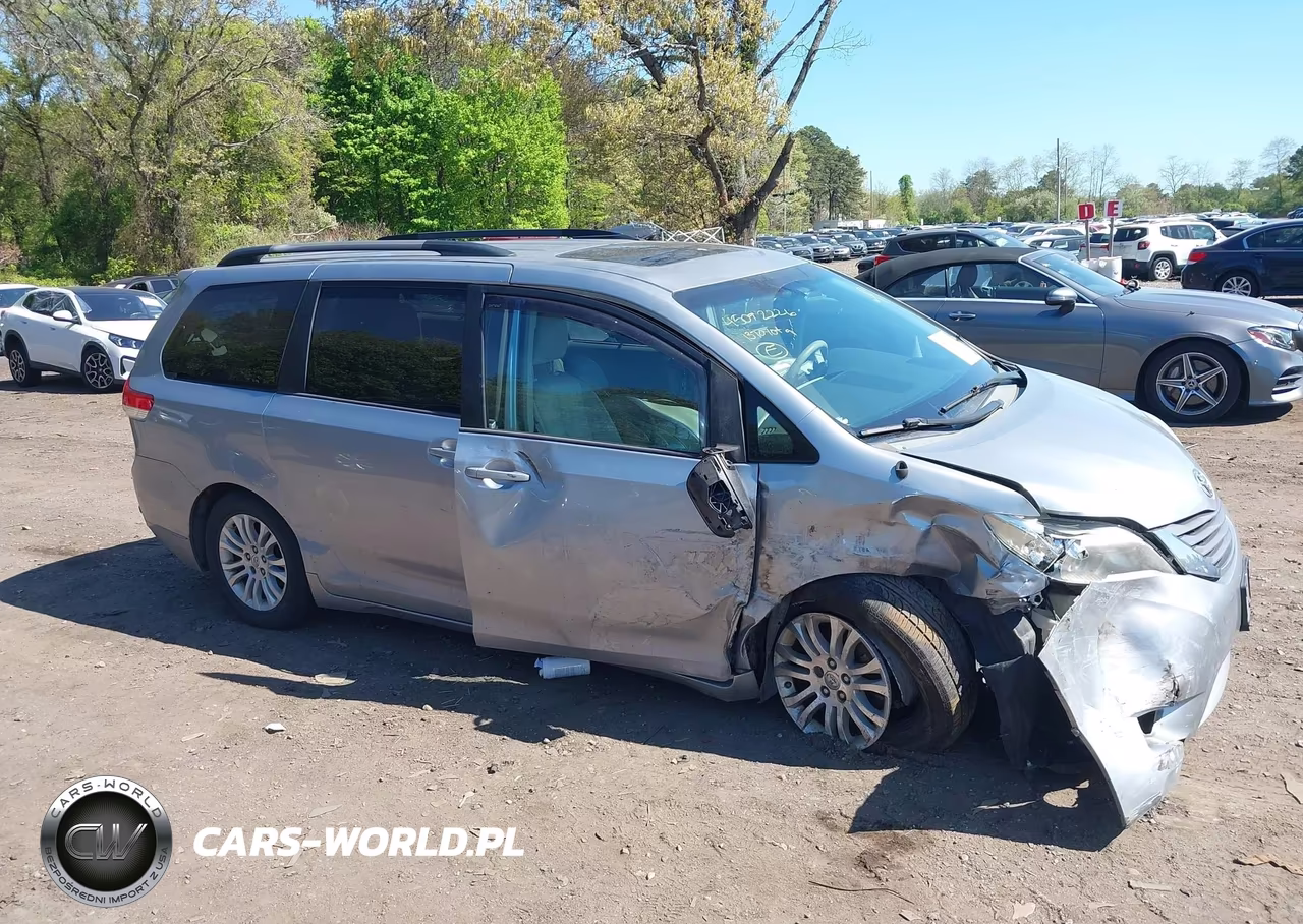 2013 Toyota Sienna Xle V6 8 Passenger VIN:5TDYK3DCXDS392782 - 13
