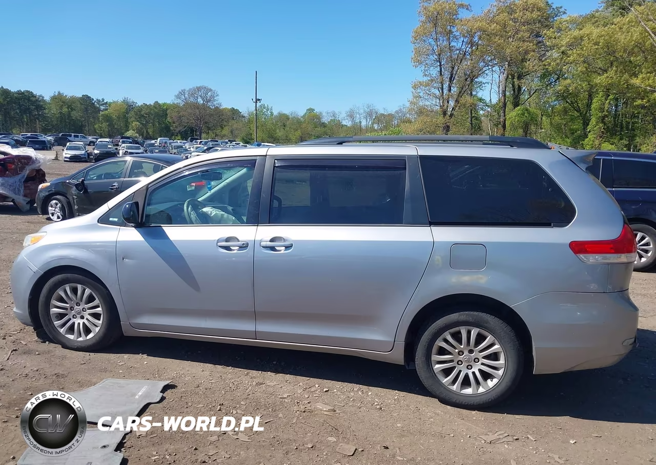 2013 Toyota Sienna Xle V6 8 Passenger VIN:5TDYK3DCXDS392782 - 14