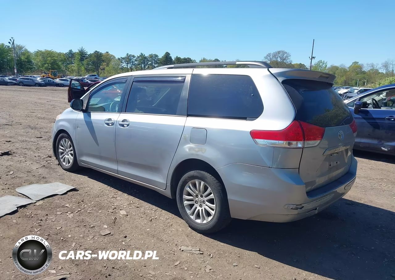 2013 Toyota Sienna Xle V6 8 Passenger VIN:5TDYK3DCXDS392782 - 3