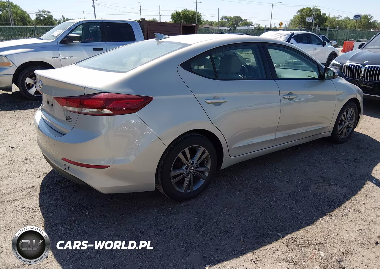 2017 Hyundai Elantra Se VIN:5NPD84LF5HH014055 - 4