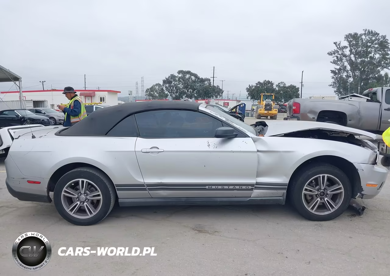 2010 Ford Mustang V6 Premium VIN:1ZVBP8EN6A5124752 - 13