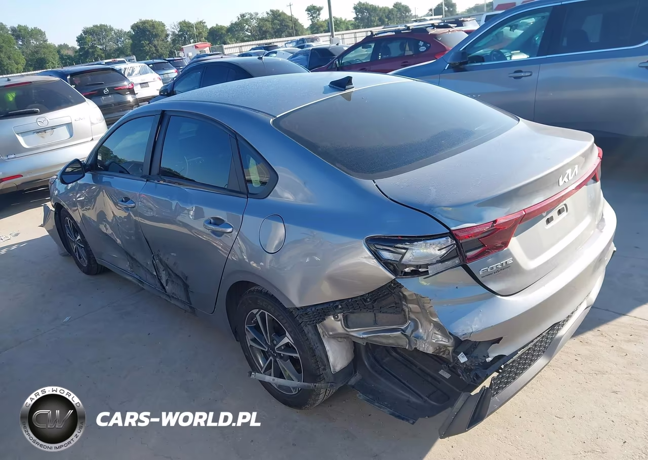 2023 Kia Forte Lxs VIN:3KPF24AD3PE692642 - 14