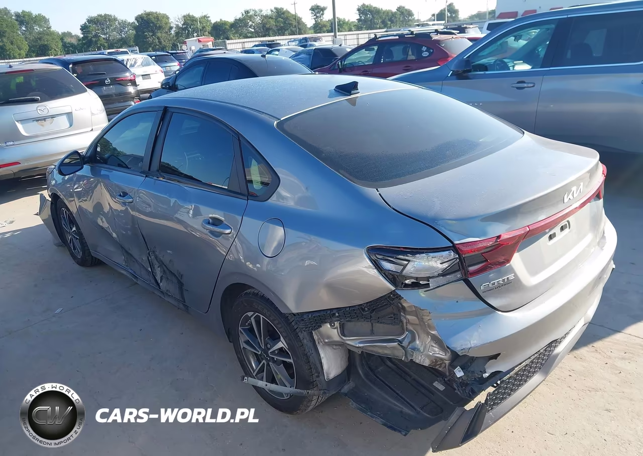 2023 Kia Forte Lxs VIN:3KPF24AD3PE692642 - 3
