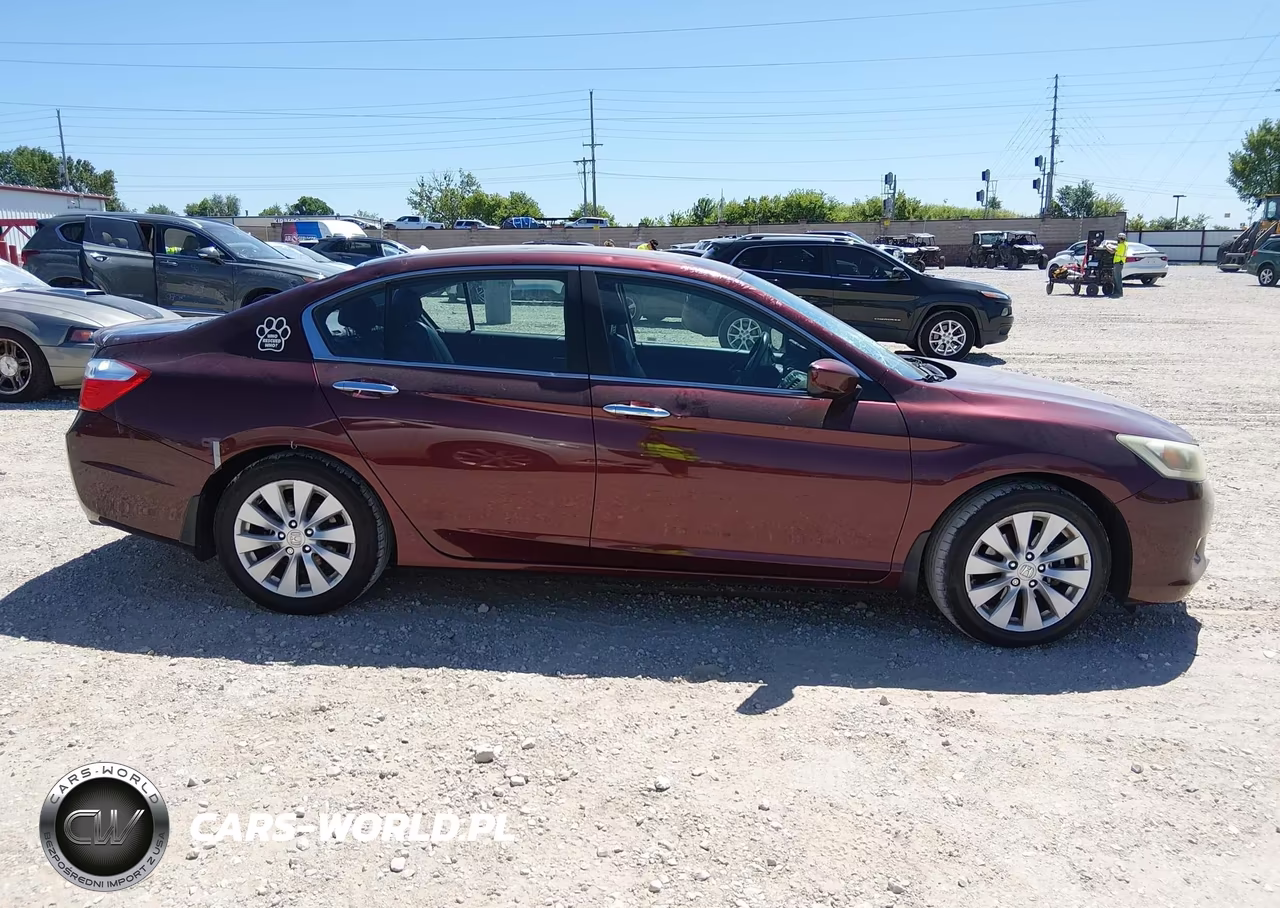 2015 Honda Accord Sport VIN:1HGCR2F5XFA152972 - 13