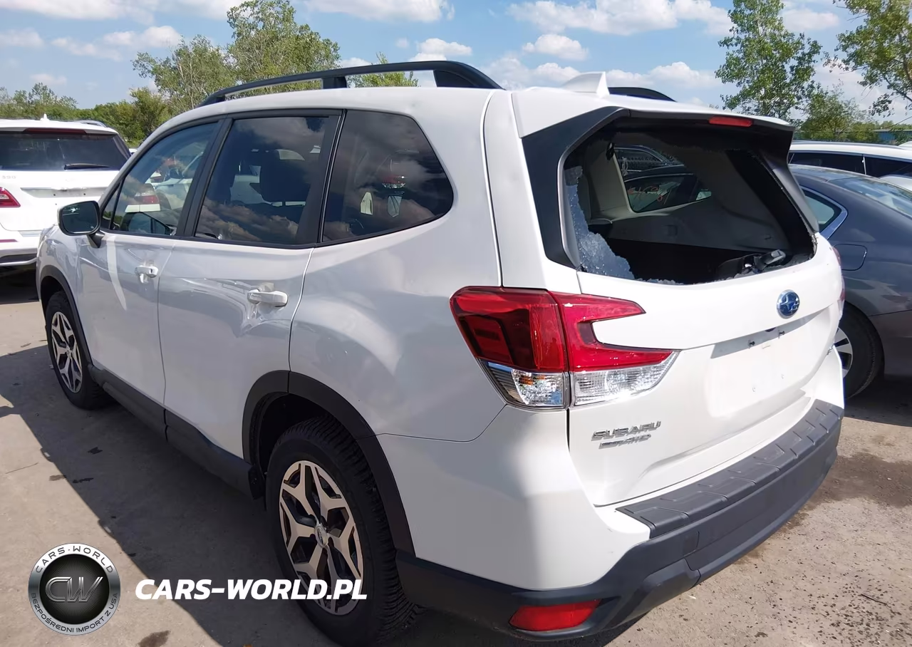 2020 Subaru Forester Premium VIN:JF2SKAGC5LH517620 - 3