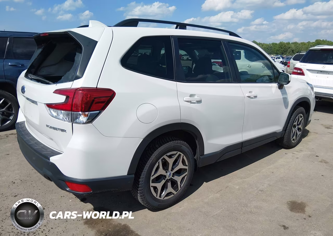 2020 Subaru Forester Premium VIN:JF2SKAGC5LH517620 - 4
