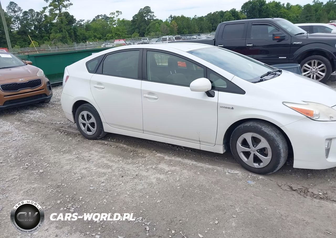 2014 Toyota Prius Two – zdjęcie 1 z 16