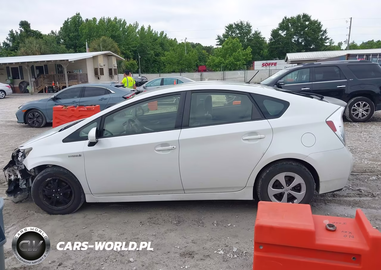 2014 Toyota Prius Two VIN:JTDKN3DU9E1792420 - 14