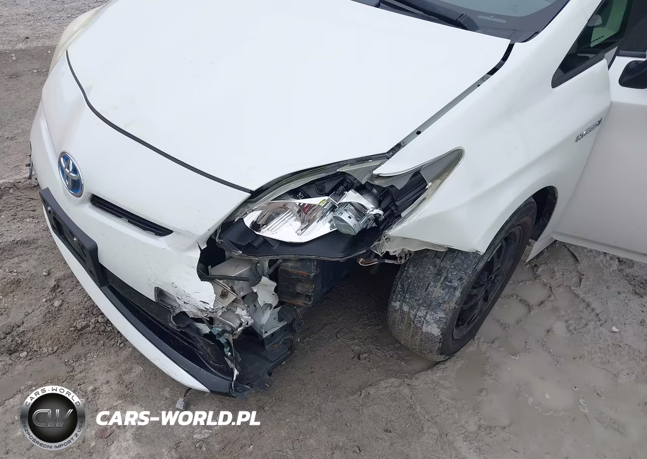 2014 Toyota Prius Two VIN:JTDKN3DU9E1792420 - 6