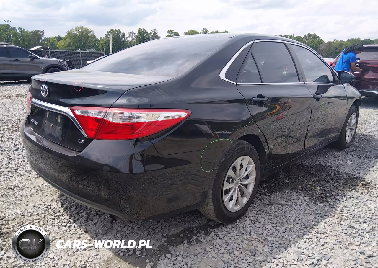 2017 Toyota Camry Le VIN:4T1BF1FK1HU667651 - 4
