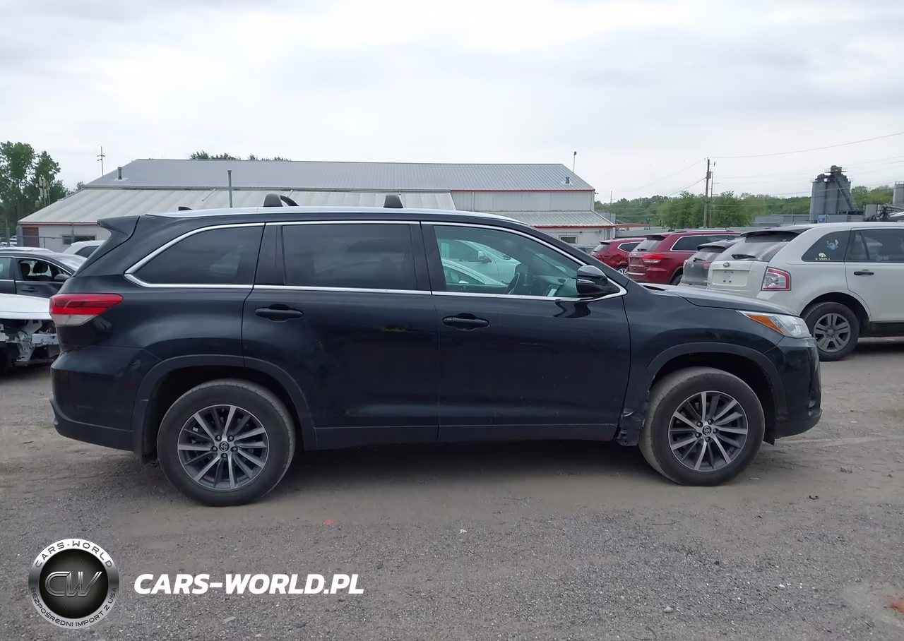 2019 Toyota Highlander Xle VIN:5TDJZRFH6KS585811 - 13