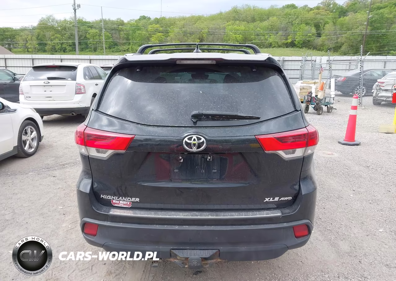 2019 Toyota Highlander Xle VIN:5TDJZRFH6KS585811 - 16