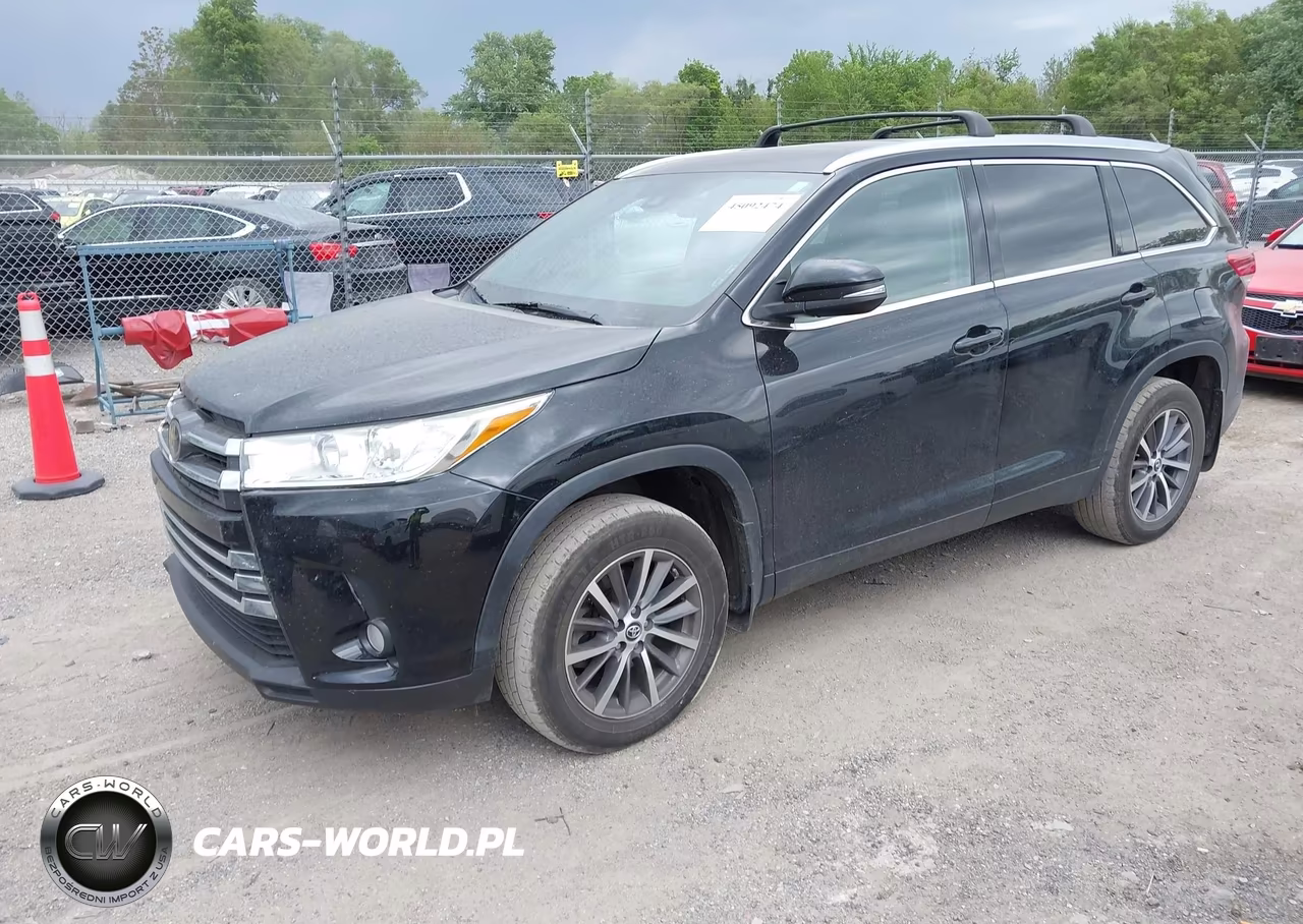 2019 Toyota Highlander Xle VIN:5TDJZRFH6KS585811 - 2