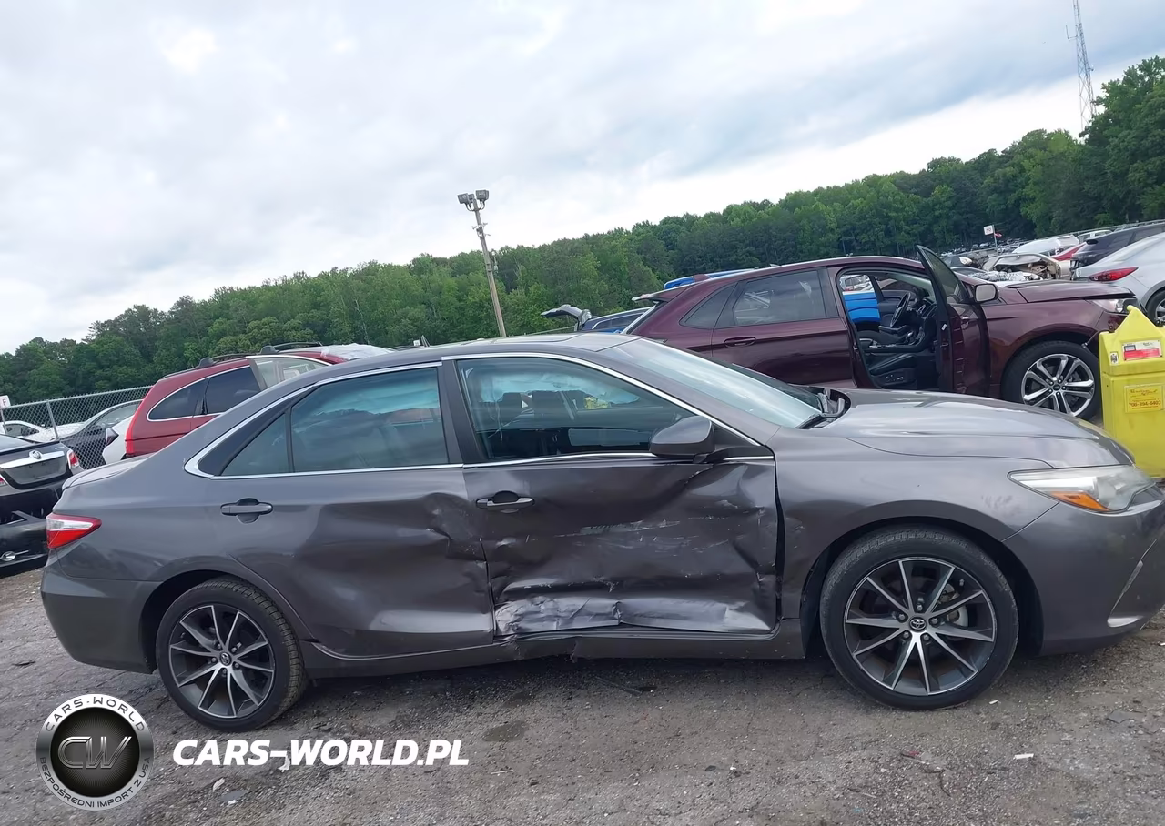 2016 Toyota Camry Xse VIN:4T1BF1FK3GU255861 - 13