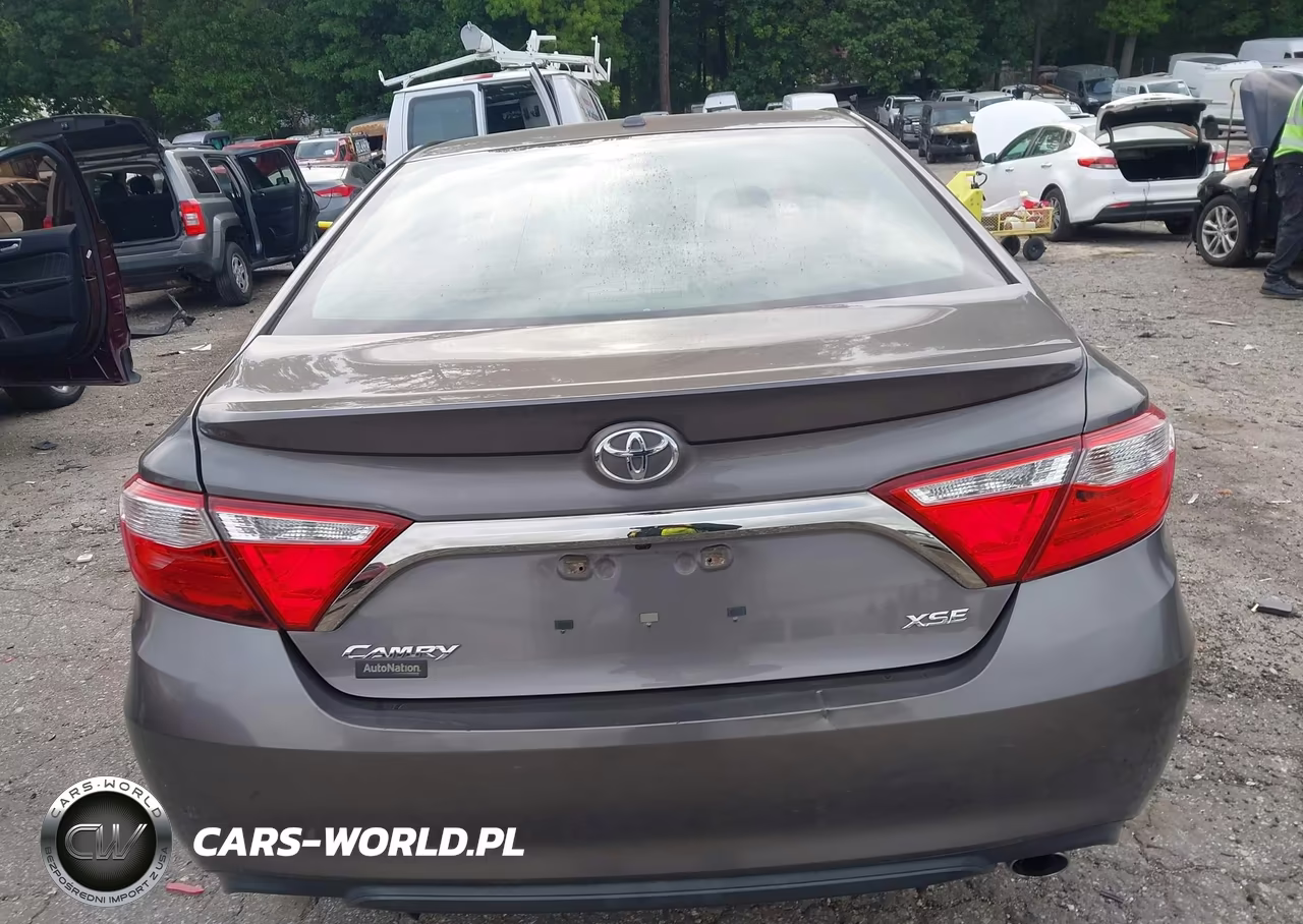 2016 Toyota Camry Xse VIN:4T1BF1FK3GU255861 - 16