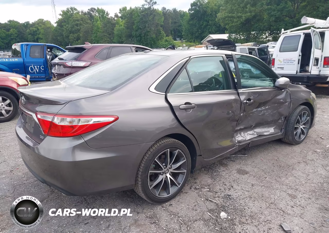 2016 Toyota Camry Xse VIN:4T1BF1FK3GU255861 - 4