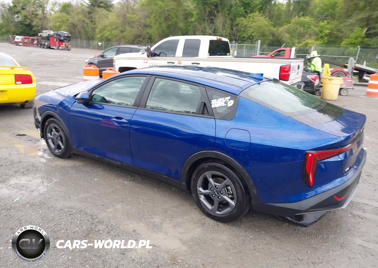 2025 Kia K4 Lxs VIN:3KPFT4DE5SE025811 - 3