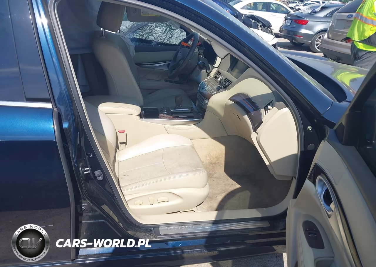 2018 Infiniti Q70 3.7 Luxe VIN:JN1BY1AP4JM180163 - 5