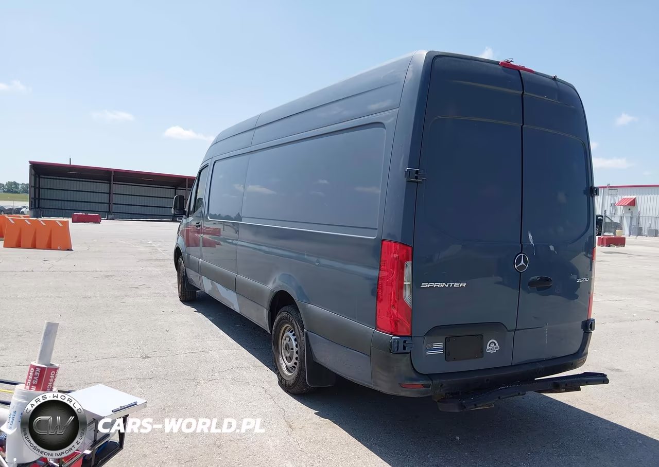 2019 Mercedes-Benz Sprinter 2500 High Roof V6 VIN:WD4PF1CD2KT013180 - 3