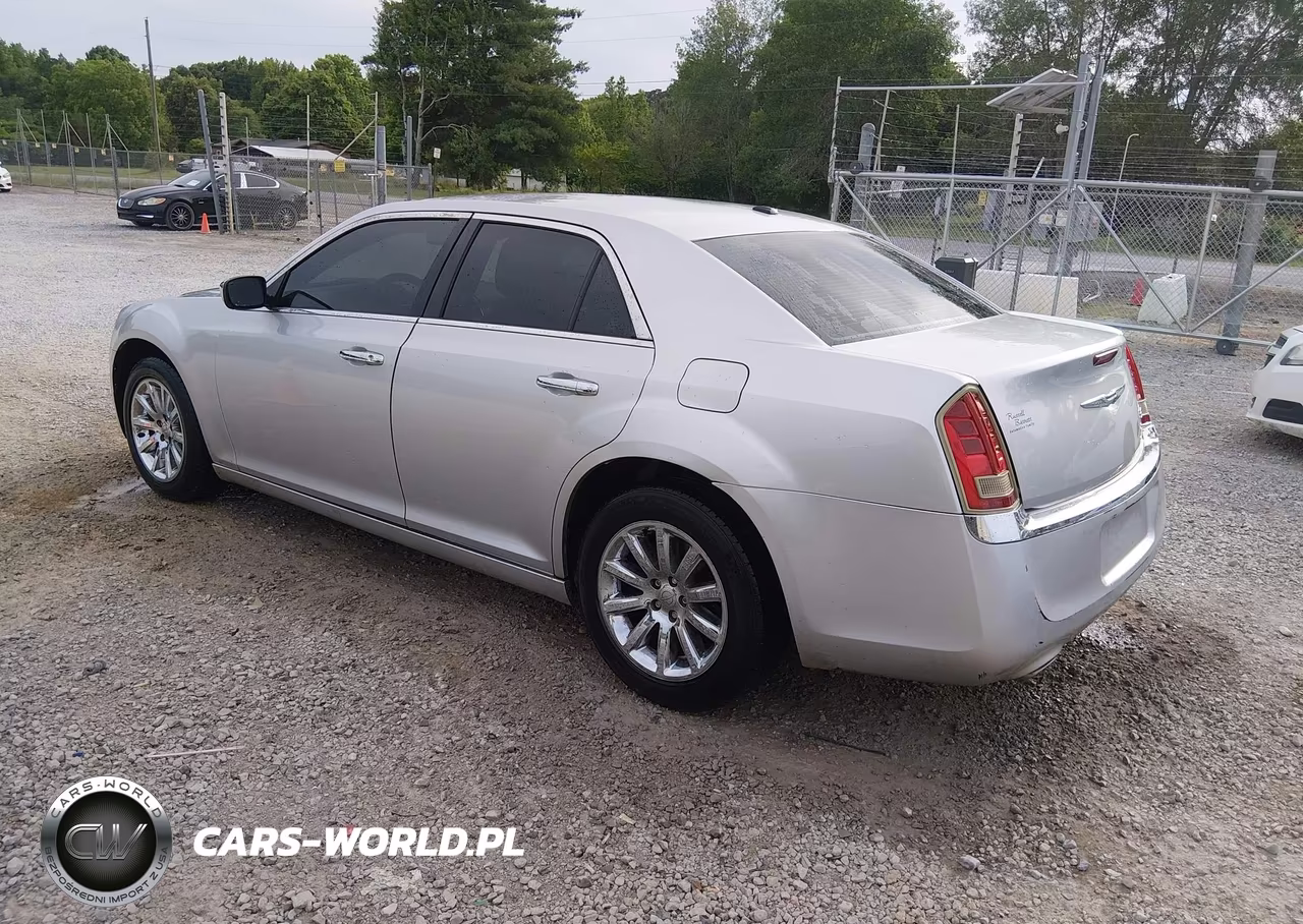 2012 Chrysler 300 Limited VIN:2C3CCACG5CH308613 - 3