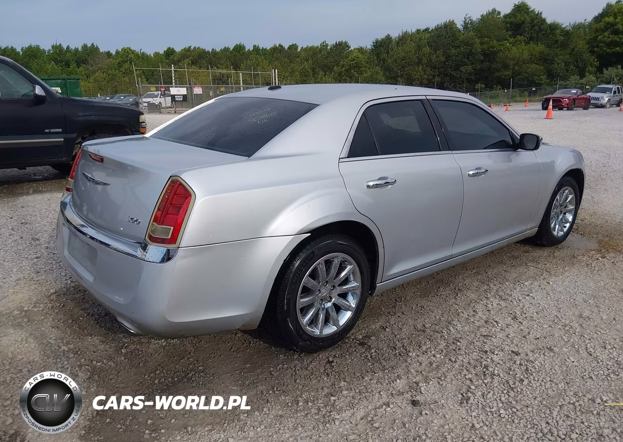 2012 Chrysler 300 Limited VIN:2C3CCACG5CH308613 - 4