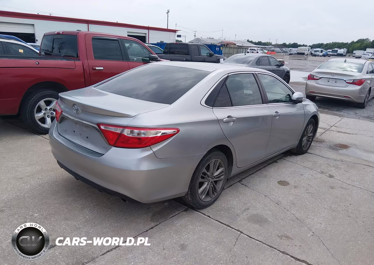 2016 Toyota Camry Se VIN:4T1BF1FK0GU184019 - 4