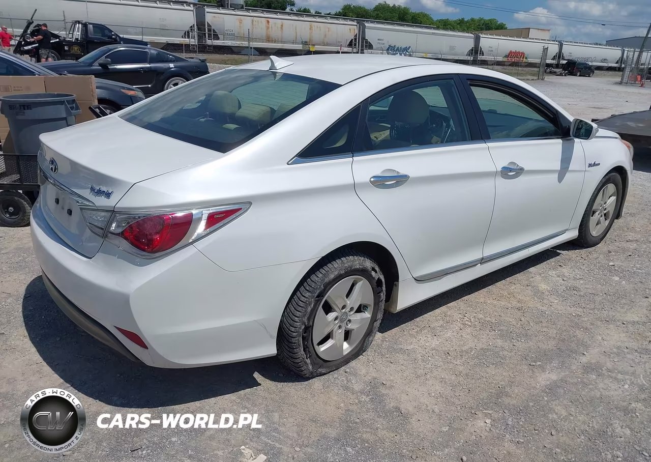 2011 Hyundai Sonata Hybrid VIN:KMHEC4A43BA000606 - 4