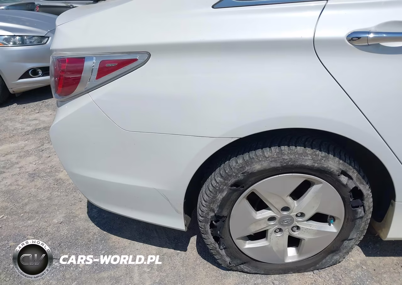 2011 Hyundai Sonata Hybrid VIN:KMHEC4A43BA000606 - 6