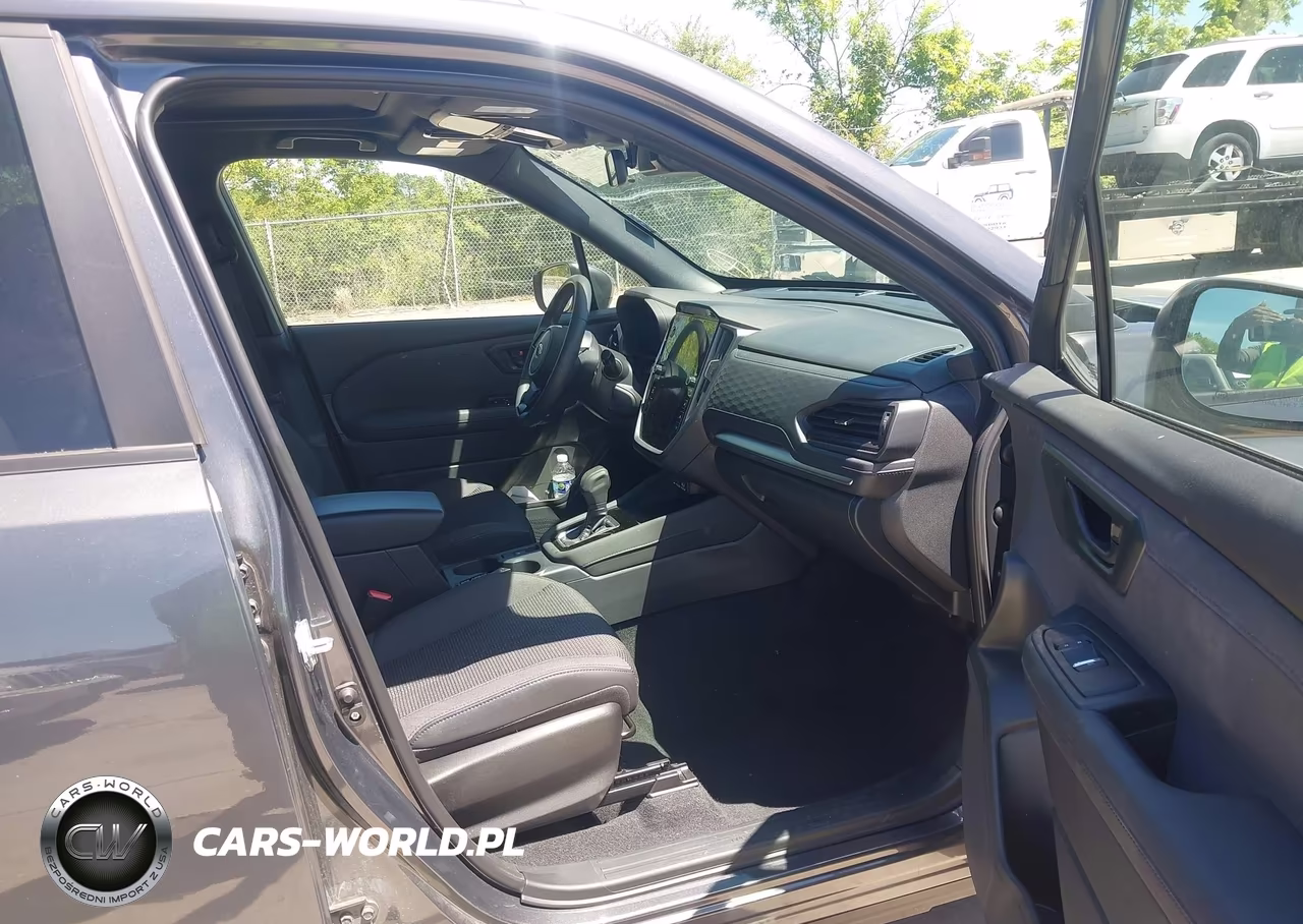 2025 Subaru Forester Premium VIN:JF2SLDDC8SH562925 - 5
