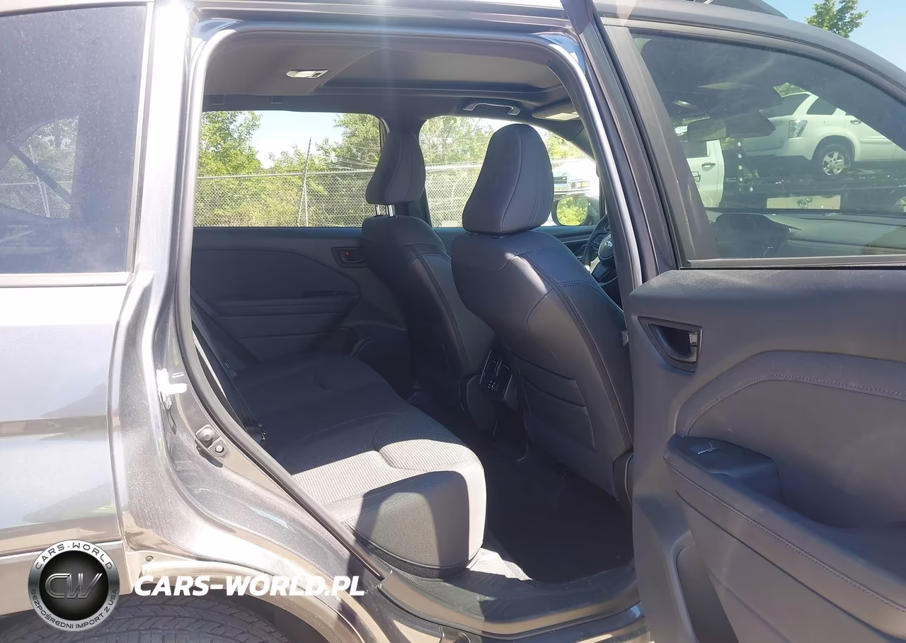 2025 Subaru Forester Premium VIN:JF2SLDDC8SH562925 - 8